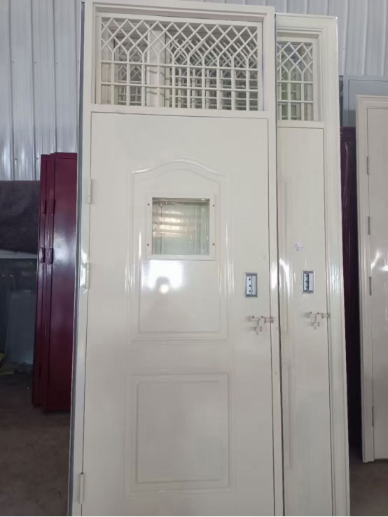 富平学校教室门