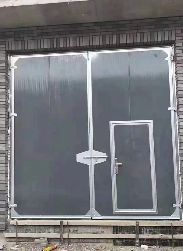 富平工业平开门在大型设备制造车间的应用实例